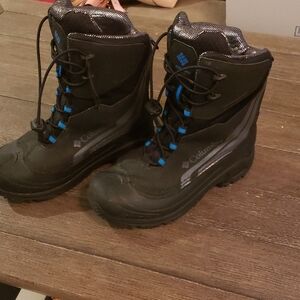 Columbia Black and Blue Snow Boots Waterproof Size 6 Mens